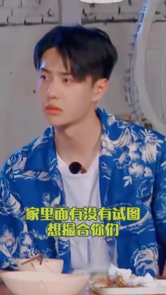 吃瓜表情包动态可爱,吃瓜表情包的可爱动态魅力